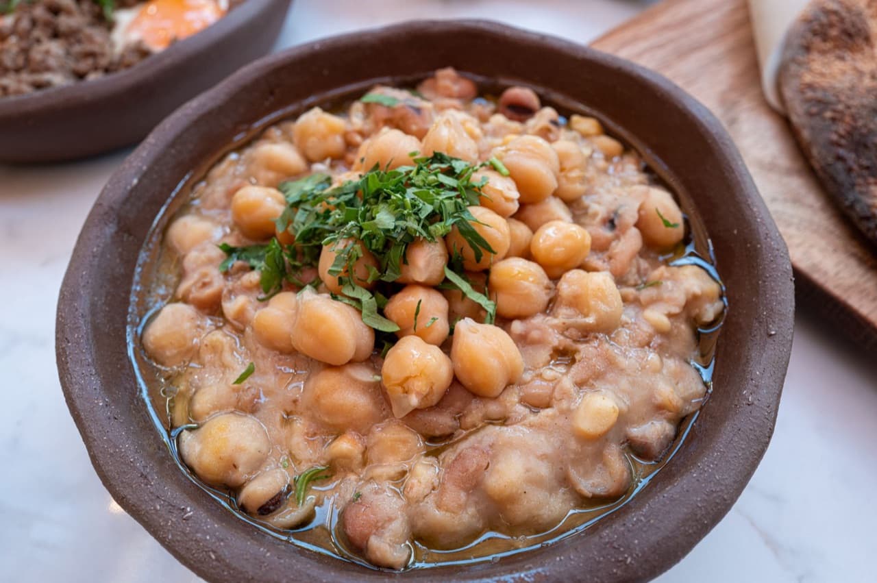 Fava için temsili sunum fotoğrafı