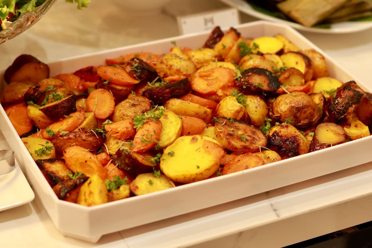 Fırında Baharatlı Patates için temsili sunum fotoğrafı