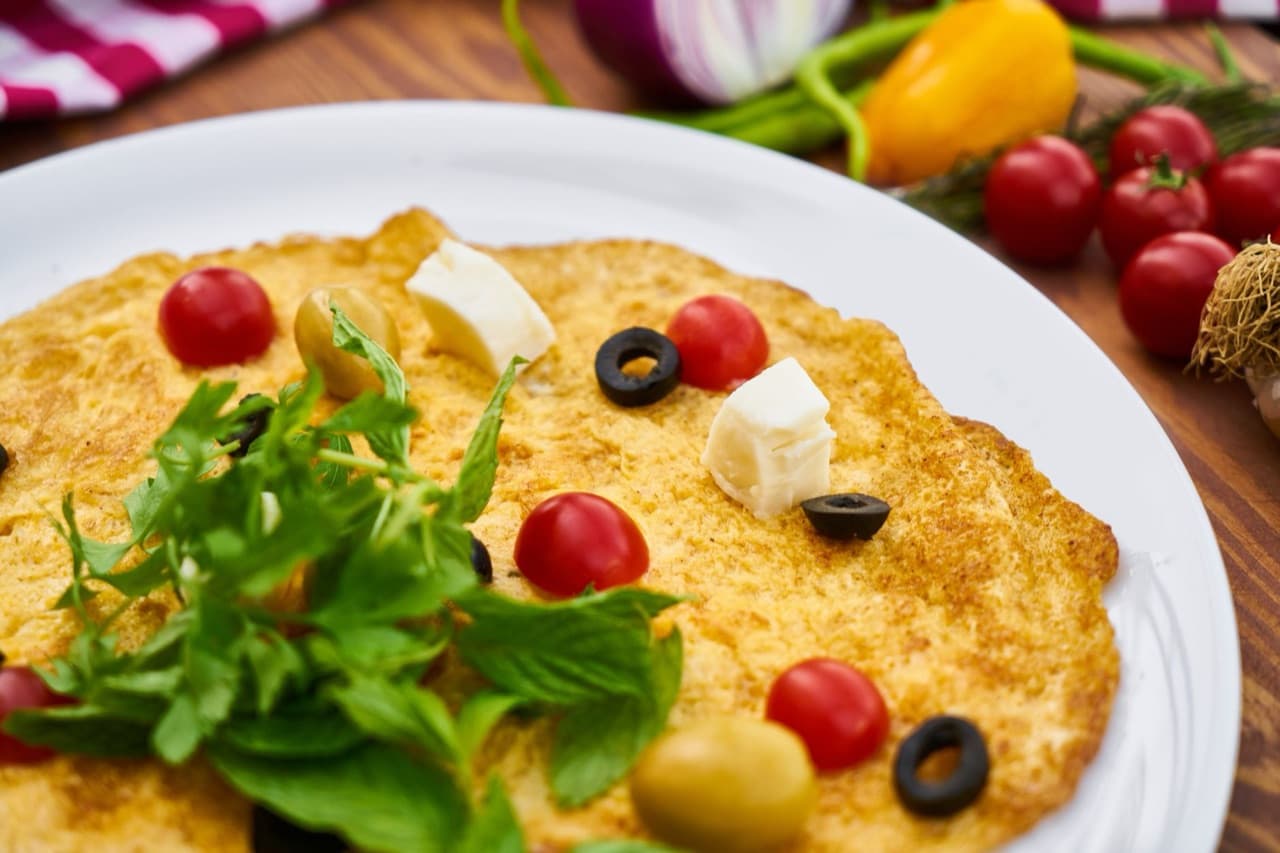 Kaşarlı Omlet için temsili sunum fotoğrafı
