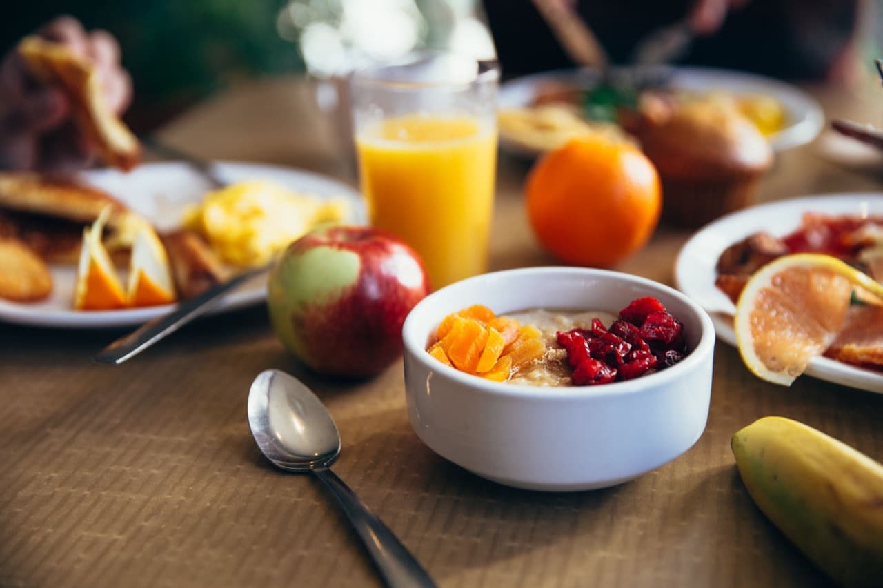 Narlı Yulaf Bowl için temsili sunum fotoğrafı