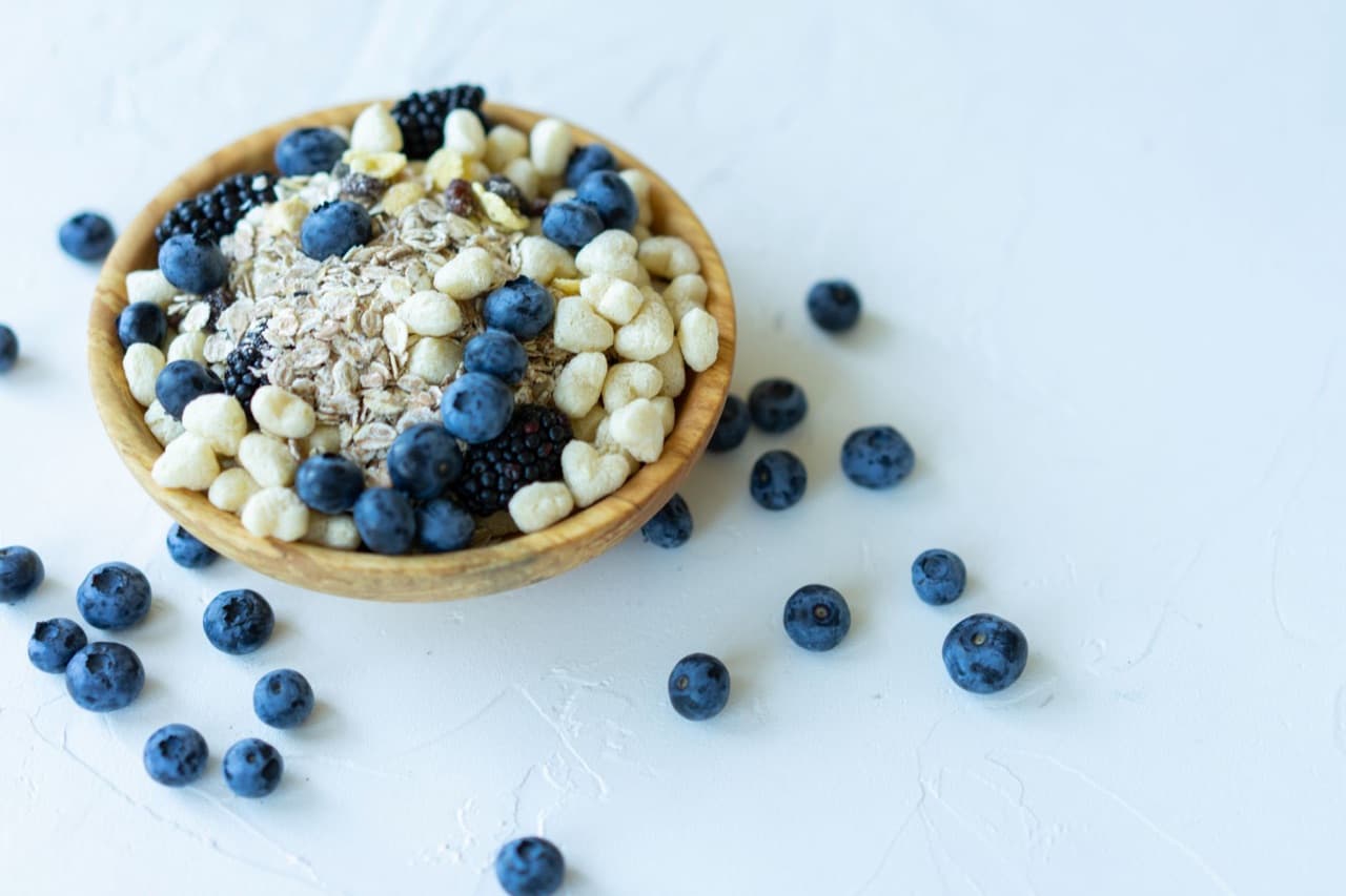 Proteinli Yulaf Bowl için temsili sunum fotoğrafı
