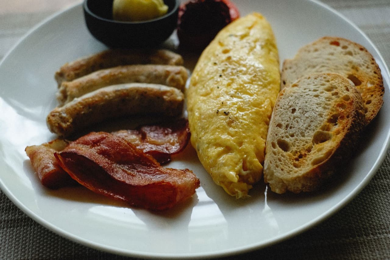 Sucuklu Omlet için temsili sunum fotoğrafı