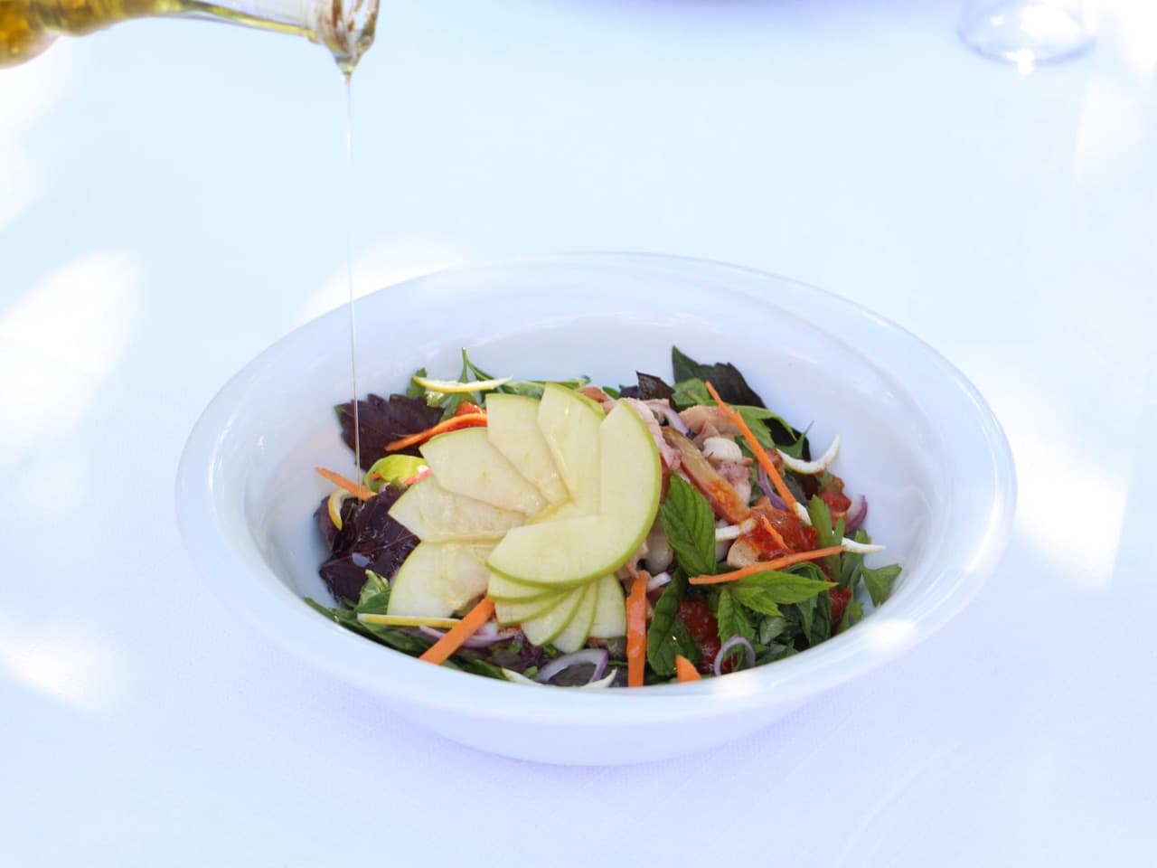 Sumaklı Soğan Salatası için temsili sunum fotoğrafı