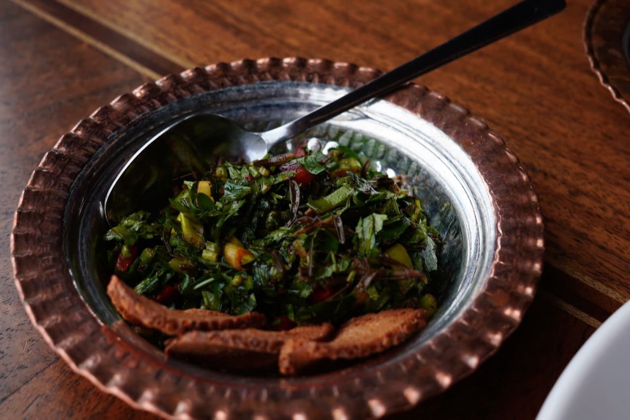 Yoğurtlu Semizotu Salatası için temsili sunum fotoğrafı